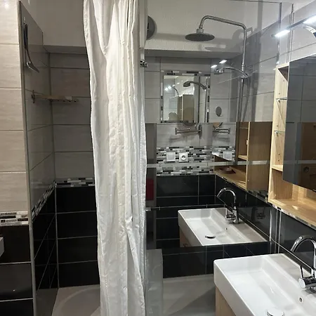 Pour 4, Piscine Et Parking N75 Apartment