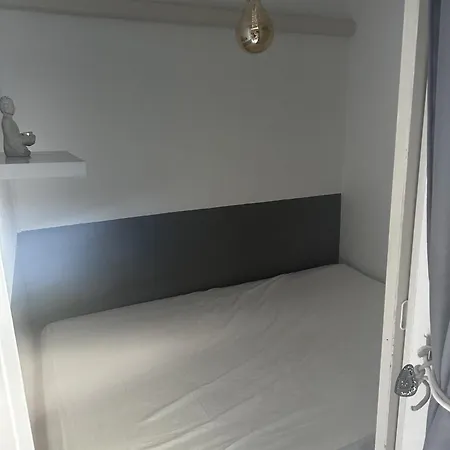 Pour 4, Piscine Et Parking N75 Apartment