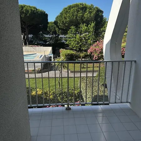 Pour 4, Piscine Et Parking N75 Apartment *